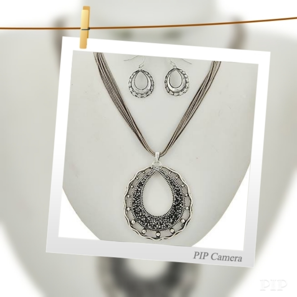 Burnished Silver Tone Necklace Set - Picture 2 of 5